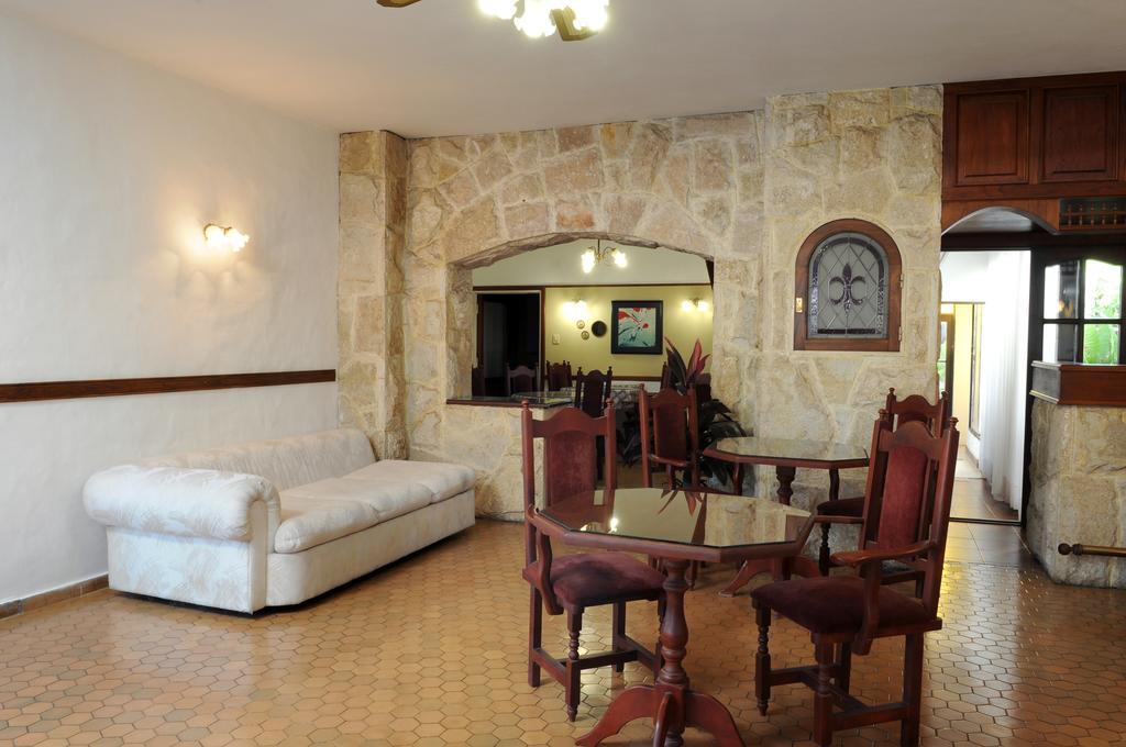 Andino Hotel 2*